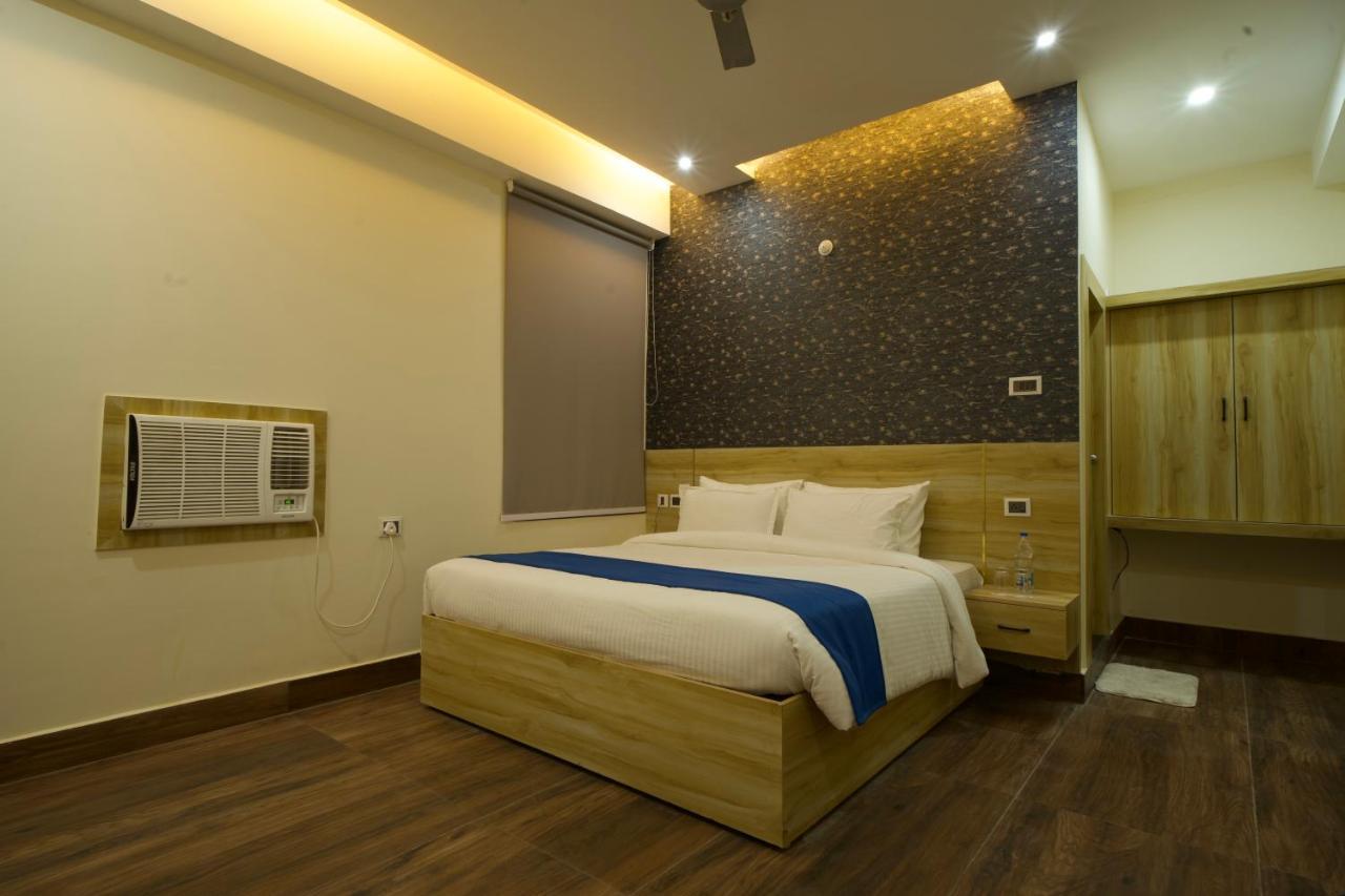 Dolphin Club Hotel Chinhat Kültér fotó